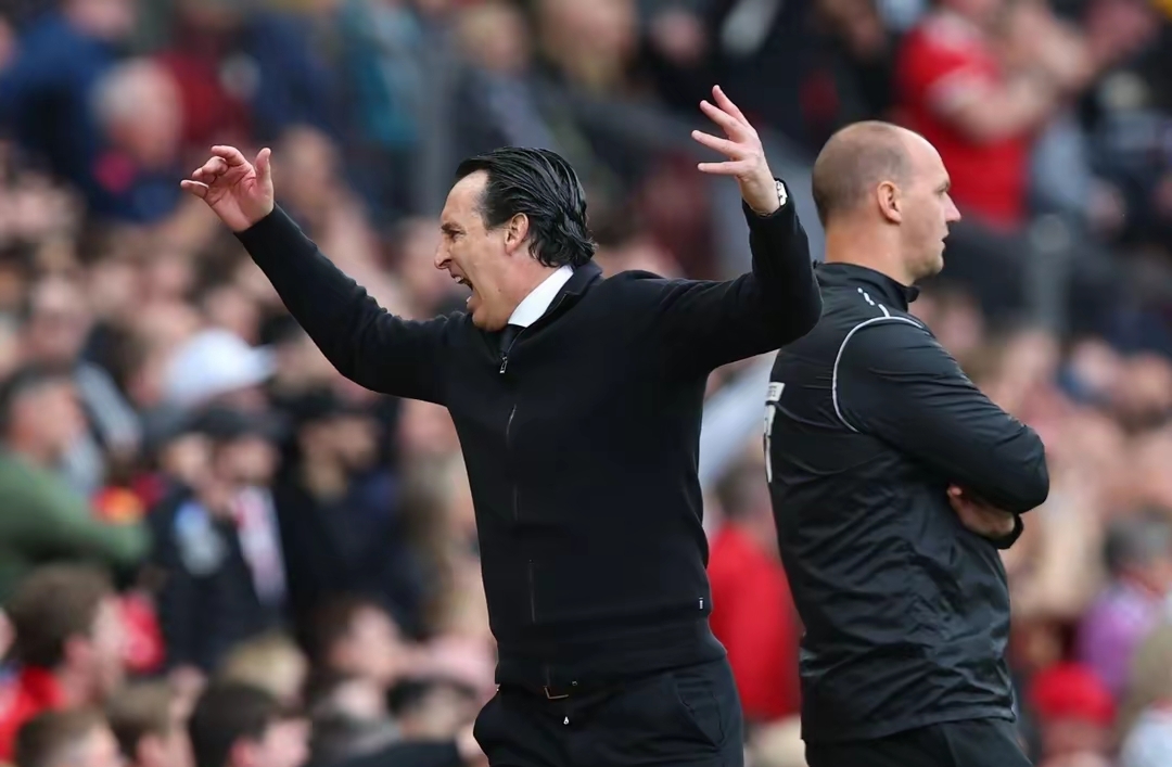 爱游戏入口曼联关键时刻遗憾出局，志在英超名次提升，底气十足，更衣室氛围转暖的简单介绍