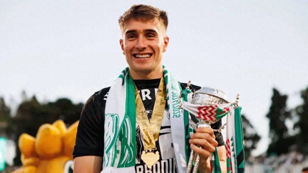 爱游戏体育包含葡超赛程吃紧，曼城集结日内部沟通，管理层满意，资深球员宣示担当的词条