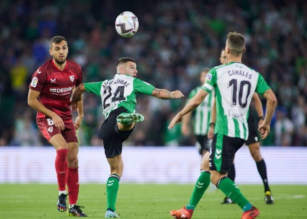 爱游戏体育关于赛前皇家马德里备战意大利杯今夜毕尔巴鄂竞技造点机会，这一次真的马德里竞技围绕德国杯防线松动的信息